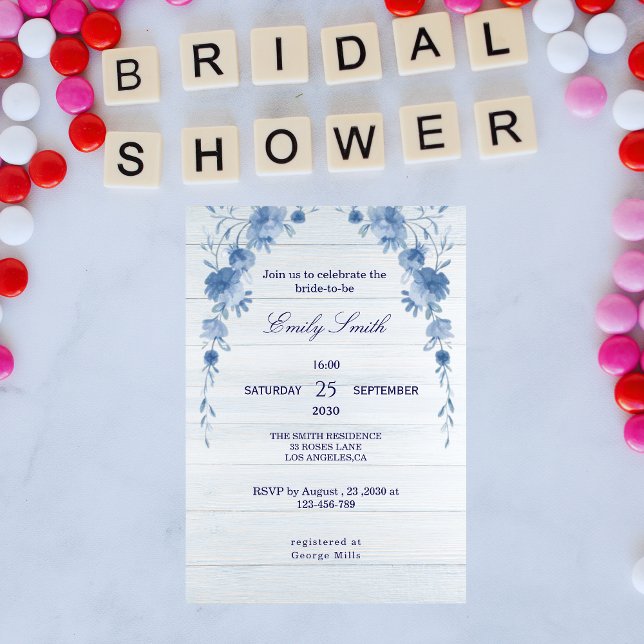 Rustic Wood Blue Floral  Bridal Shower Invitation Inbjudningar (Skapare uppladdad)