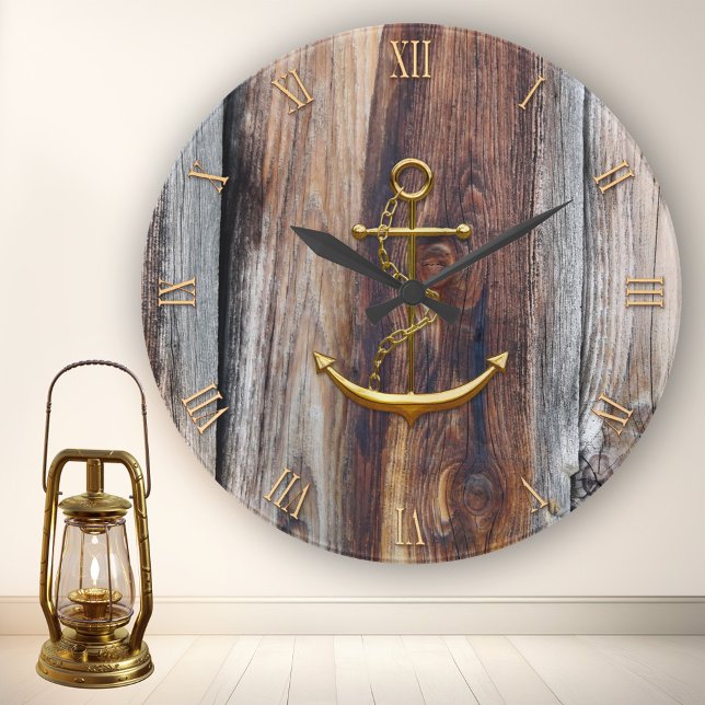 Rustic Wood Guld Anchor Nautical Wall Clock Rund Klocka (Nautical wall clock featuring a golden anchor and roman numbers (optional) on rustic driftwood)