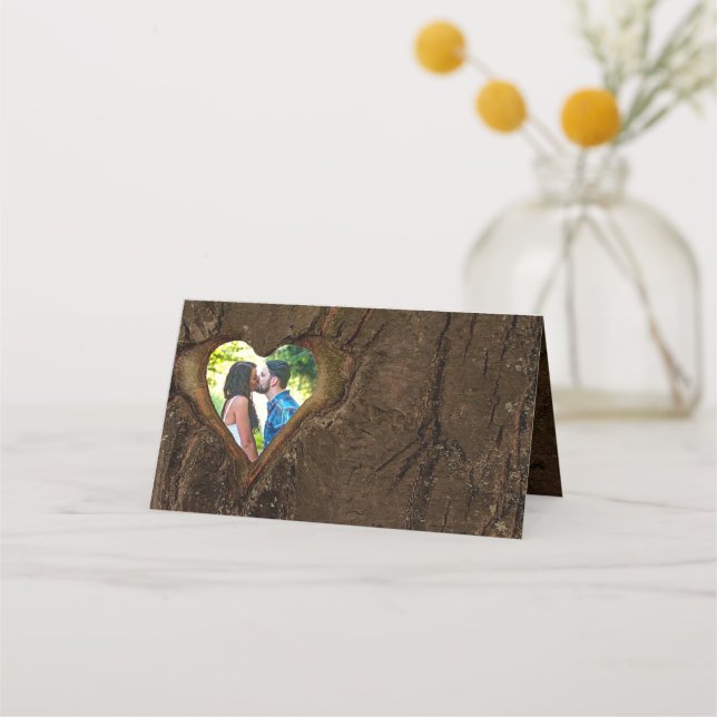 Rustic Wood Heart Photo Bröllop Placeringskort (Framsida)