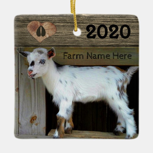 Rustic Wood Nigerian Dwarf Goat Hoofprint on Heart Julgransprydnad Keramik (Framsida)