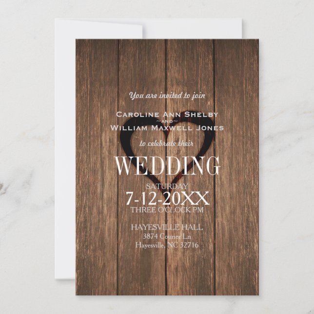 Rustic Wood och graved Heart Wedding bjudande Inbjudningar (Framsida)
