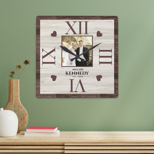 Rustic Wood Personlig Photo Bröllop-årsdag Fyrkantig Klocka (Rustic Wood Personalized Photo Wedding Anniversary Square Wall Clock)