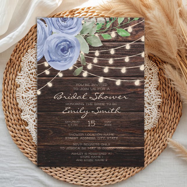 Rustic Wood String Light Blue Blommigt Möhippa Inbjudningar (Dusty blue watercolor floral and string lights on rustic wood bridal shower invitation)