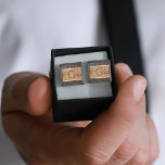 Rustic Wood Tone Monogram Cufflinks<br><div class="desc">Lägg till klassisk stil i din garderoba med de monogram-Cufflinks från Rustic Wood Tone. Anpassa enkelt med ditt monogram och namn. Detta är en utmärkt presentidé för marskalkar i bröllop med flera stilar att välja mellan.</div>