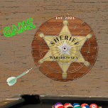 Rustic Wood tone sheriff Badge Star,  Wood Darttavla<br><div class="desc">Rustic Wood tone sheriff Badge Star,   Wood grain Dart Board. En rustik Faux-träinläggsmatch gör perfekt personlig Gift,  det är underbart för individer som arbetar för sheriffkontoret eller för enheten att leka med. Vår mall för enkel använda gör det enkelt att anpassa sig.</div>