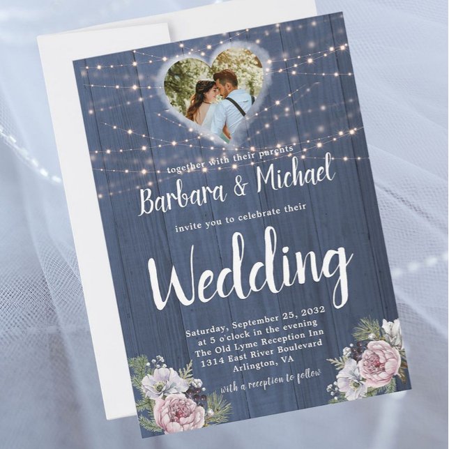 Rustic Wood Twinkle Ljus Photo Blommigt Bröllop Inbjudningar (Skapare uppladdad)