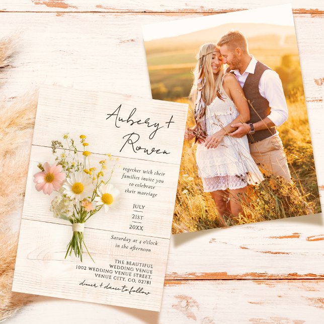 Rustic Wood WildblomBouquet Boho Photo Bröllop Inbjudningar (Skapare uppladdad)