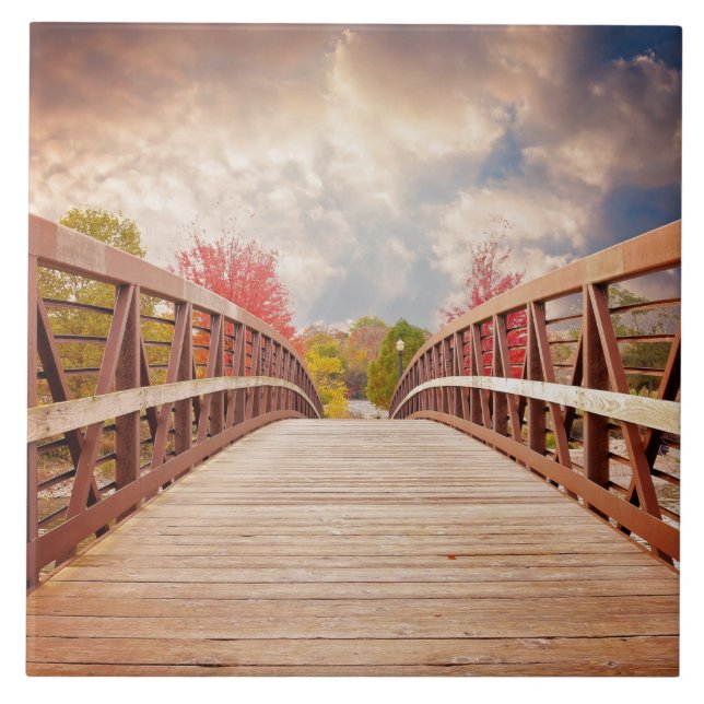Rustic Wooden Bridge i Land Kakelplatta (Framsidan)