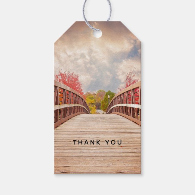 Rustic Wooden Bridge i Land Presentetikett (Framsidan)