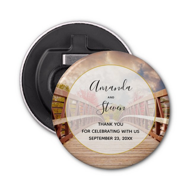 Rustic Wooden Bridge i Landsbyggsbröllopet Tack Flasköppnare (Framsidan)