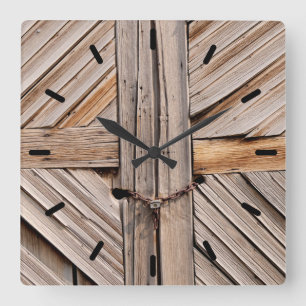 Rustic Wooden Doors Fyrkantig Klocka