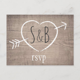 Rustic Wooden Heart Elegant bröllop OSA Postcard Inbjudan Vykort