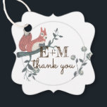 Rustic Woodland Squirrel Monogrammed Tack Gåvor Etiketter<br><div class="desc">Moderna folkbokförda märkre i rött skog Lägg till ett par eller individer initialer,  monogram för att skapa en unik märkre för favörer,  kuvert,  dekorationer med mera.</div>