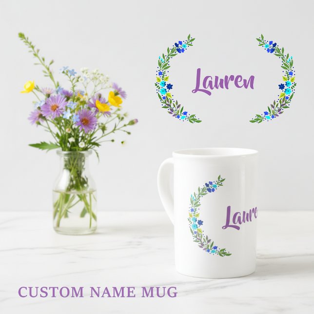 Rustig blå Grönt Lila Vattenfärgad Blommigt med Na Benporslin Mugg (Custom name mug with floral details!)