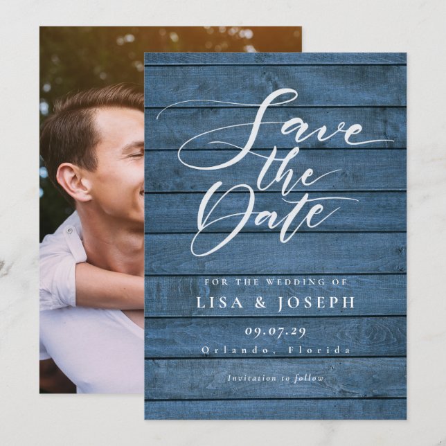 Rustik Blå Trä Elegant Skript Foto Bröllop Spara Datumet (Fram/baksida)
