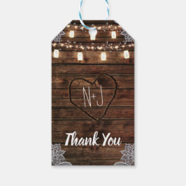 Rustik bröllopspresent i trä från lada och murarbu presentetikett