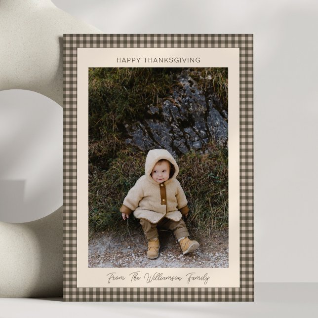 Rustik Brun Gingham Thanksgiving Familjefoto Julkort (Skapare uppladdad)