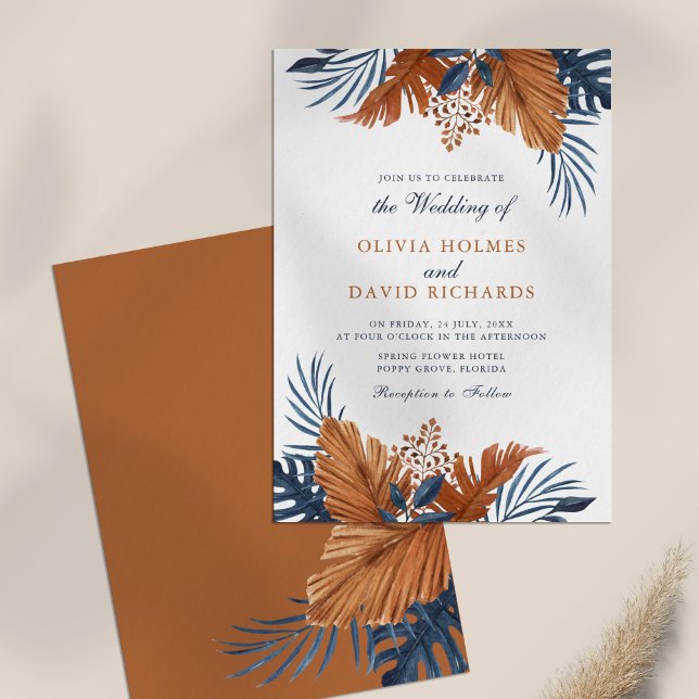 Rustik Brunt och Midnattsblå Löv Bröllop Inbjudningar (Rustic Brown and Midnight Blue Leaves Wedding Invitation on a table.)