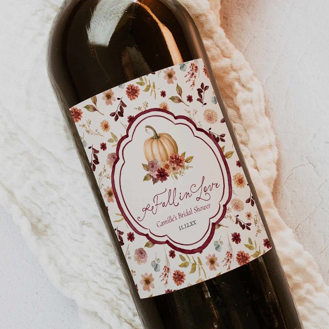 Rustik Fall in Love-vinetikett Vinflaska Etikett (Fall in love Autumn bridal shower wine label)
