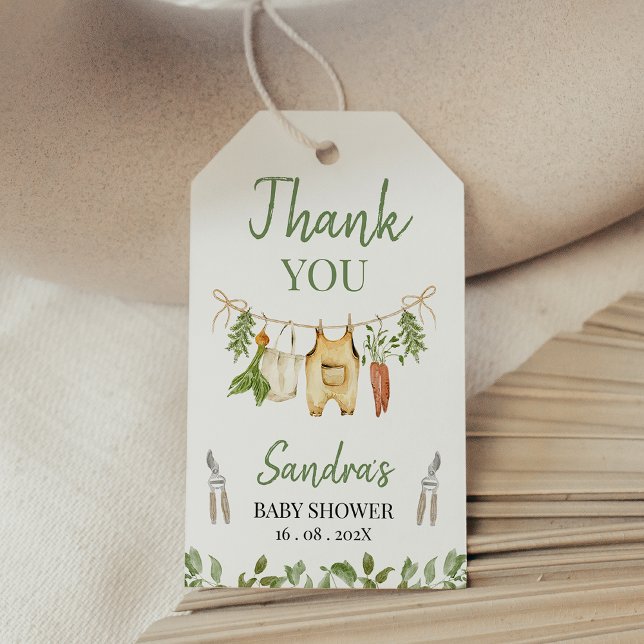 Rustik Grön Lokalt Odlad Babyfirande Presentetikett (Locally Grown baby Shower Gift Tag, Locally Grown Farmers Market Baby Shower Gift Tag, Clothesline)