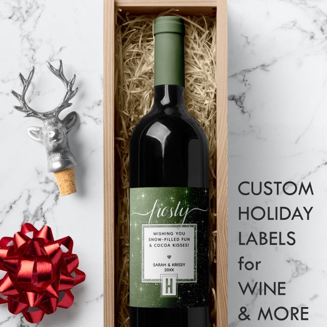 Rustik Grönt Monogram FROSTY ❄️ Snowy Vibe Vinflaska Etikett (Rustic Green Monogram FROSTY ❄️ Snowy Vibe Wine Label
)