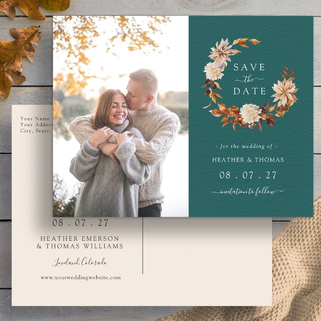 Rustik höstblomsterfoto meddelande vykort (Rustic Fall Wreath Floral Photo Announcement Postcard by Painted Paperie
)