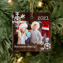 Rustik julfamiljfoto i trä julgransprydnad keramik