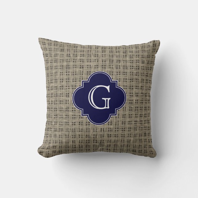 Rustik juteskåpslook, marinblå quatrefoil-monogram kudde (Framsida)
