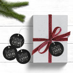 Rustik kristen jultypografi, Helgdag Gåvor Etiketter<br><div class="desc">Christian jul Verse Typography Helgdag Favor Tags med Luke 2:11 i festive typography on a rustic chalkboard bakgrund,  med precis blomning av vita gräs grenar och gräs-koner.</div>