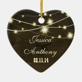 Rustik land med sträng av ljus julgransprydnad keramik