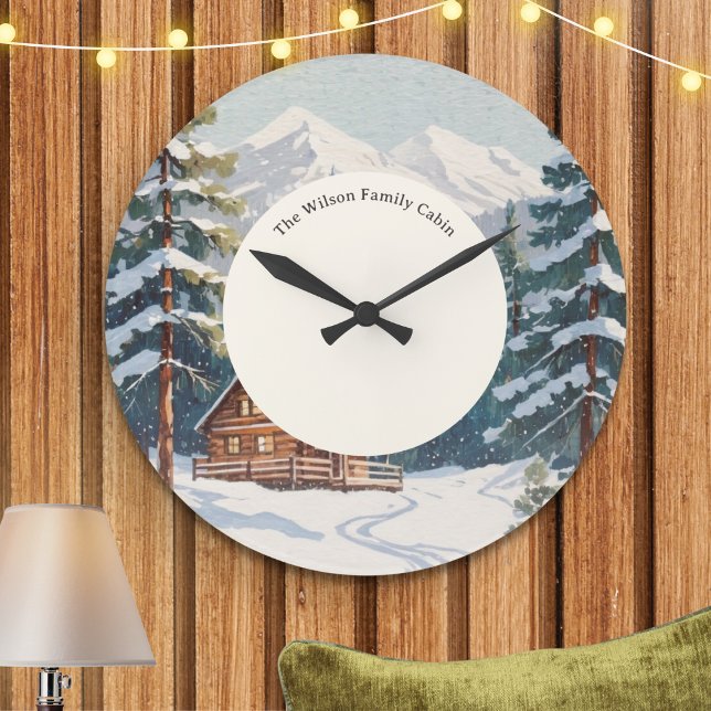 Rustik lantlig vinterscen jul familjestuga stor klocka (Step into a rustic winter wonderland with a personalized family cabin picture clock)