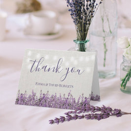 Rustik lavenfloralt elegant tack för bröllopet