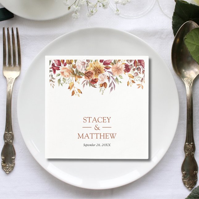 Rustik Neutral Boho Blommig Bröllop Pappersservett (Rustic neutral boho floral napkins add warm earthy charm to wedding tables.)