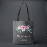 Rustik rosa-blommor, bröllop-bridesmaid tygkasse<br><div class="desc">Rustic elegant vår eller bröllop snyggt bridesmaid/maid of honor/blomma till väskan på mörk grått-kalkboard med vacker rosa vattenfärgsbuketter av magnolias bouquets med mint grönt eucalyptus foliage. Anpassa den med namn på framsidan och med brudgummens och brudgummens namn och bröllop på baksidan. Du kan anpassa det genom att ändra typsnitt och...</div>