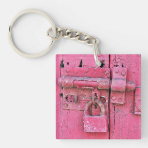 Rustik rosa, trädörr och slusskedja