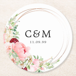 Rustik Rosa Vit Blommig Bröllopsmonogram och Datum Underlägg Papper Rund
