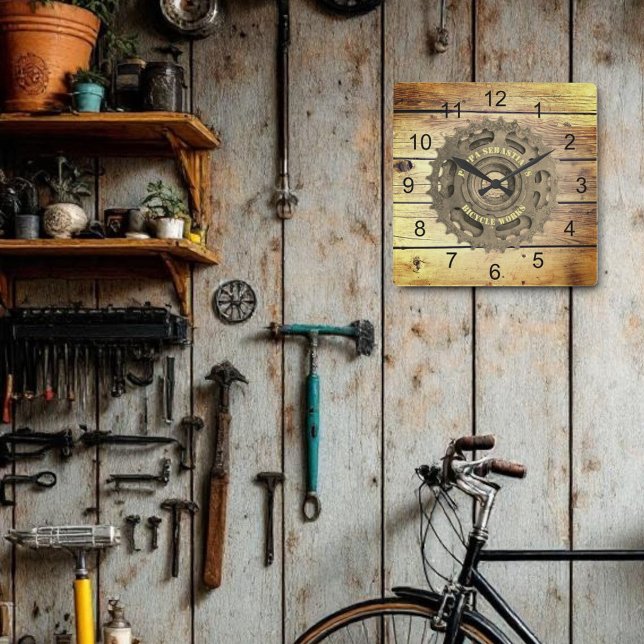 Rustik segmentpunktskyltruta för cykelväxlar fyrkantig klocka (rusty gear on wood wall clock template)
