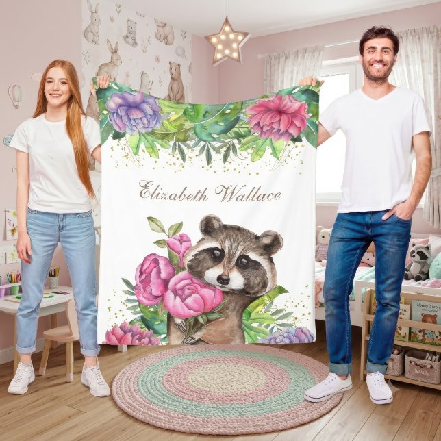 Rustik Skogslandsklipp med Söt Blommig Tvättbjörn Fleecefilt (Skapare uppladdad)