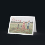 Rustik skript Foto Modern jul Helgkort<br><div class="desc">Modern jokertecken för foton med en enkel och minimal design med "God jul" i ett elegant, rött rostiskt skript över bild och din familj namn. Mallen innehåller en vit övertäckning som hjälper texten att stå över fotot och kan tas bort i designredigeringen i verktyg. Insidan har en fotokollage som består...</div>