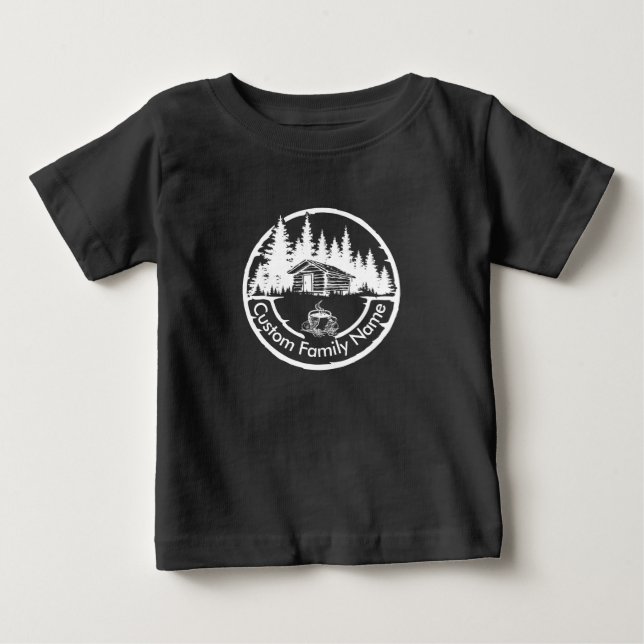 Rustik stuga cabin lada | Anpassat familjenamn T Shirt (Framsida)