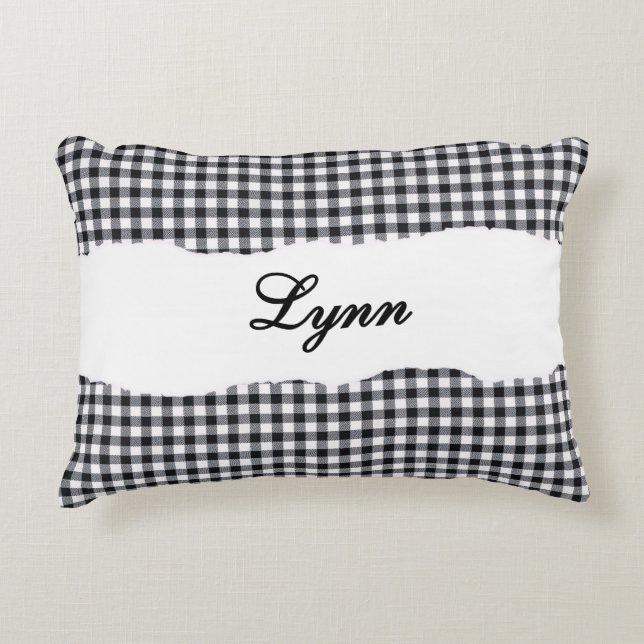 Rustik svart gingham-personlig namn prydnadskudde (Framsidan)