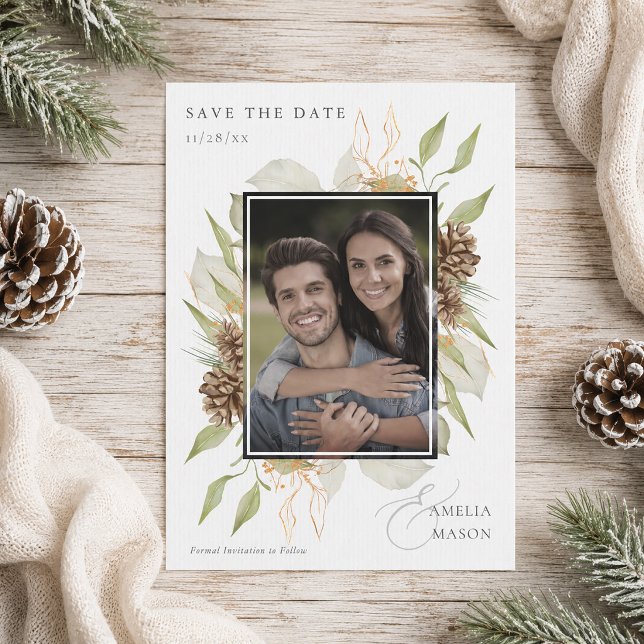 Rustik Tallkotte Grönska Foto Spara Datum Datumet (Rustic Pinecone Greenery Photo Save the Date)