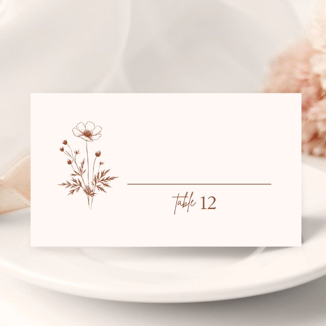Rustik Terrakotta Blomsterkort för Bröllopssittnin Kort (Rustic terracotta place card adds boho charm and guides guests to their seats beautifully.)