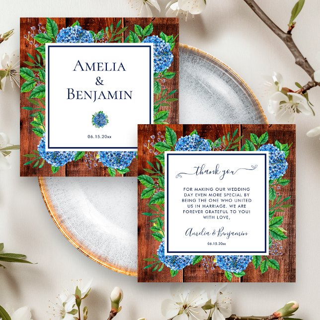 Rustik Trä Blå Hydrangea Bröllopsofficiant Tack Kort (Front / Back)