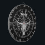 Rustik Western Black and White Bull Skull Monogram Darttavla<br><div class="desc">Den här länderna westerna cowboymonogrammet har en svart och vit bondgård som inspirerats av en vilda western-stil-konst. Anpassa den här coolan,  trendiget,  den moderna vintagen. Upphovsrätt Marg Seregelyi Fotography.</div>