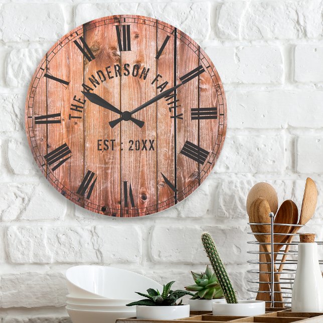 Rustik Wooden Planks Anpassningsbar Family Namn Fa Stor Klocka (Skapare uppladdad)