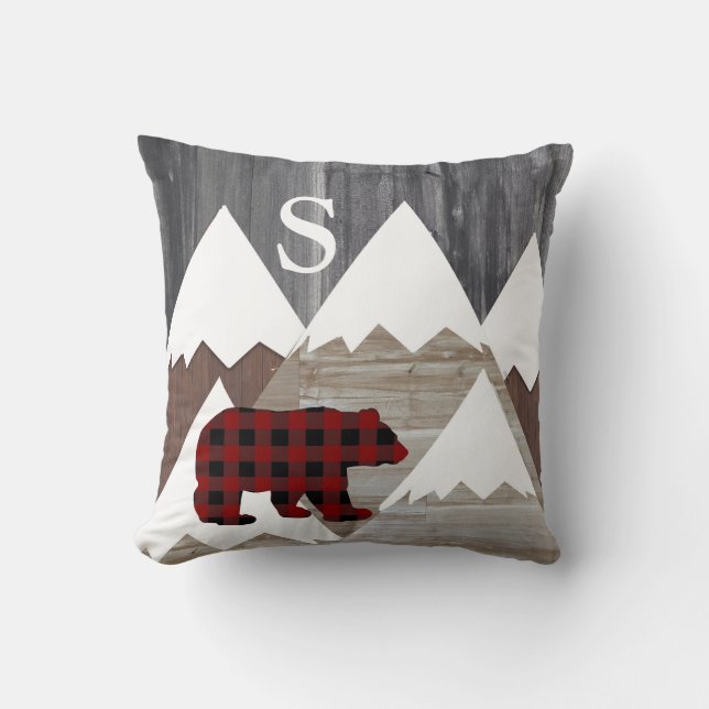 Rustika Björn Monogram med Snöiga Berg i Buffalo R Kudde (Framsida)