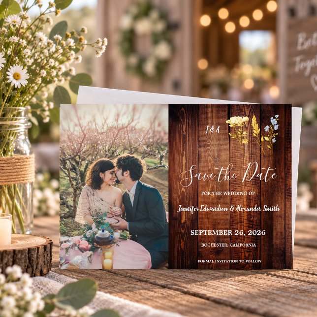 Rustika blommor monogram fotograferad Spara datum Inbjudningar (Rustic wildflowers flowers monogrammed photo Save the Date Invitation. For your rustic wedding.
)