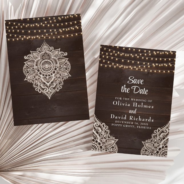 Rustika bruna snurra ljusor Save the Date-kort Inbjudningar (Rustic Brown String Light Save the Date Card on a sunny white dry palm leaf.)