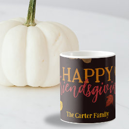 Rustika höstblad glada Friendsgiving-värd Kaffemugg
